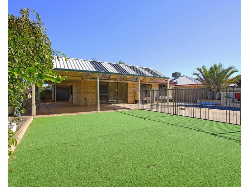 21 Brushbox Way, Huntingdale WA 6110