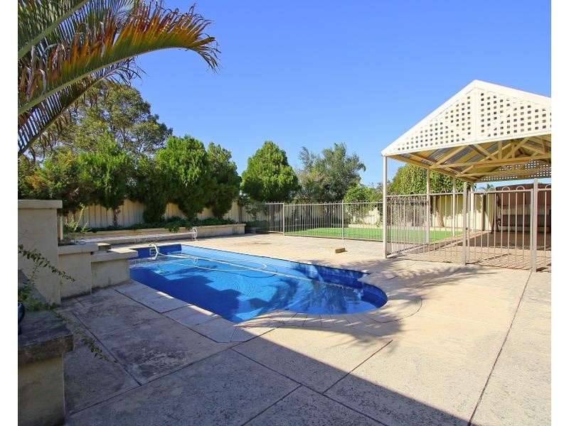 21 Brushbox Way, Huntingdale WA 6110