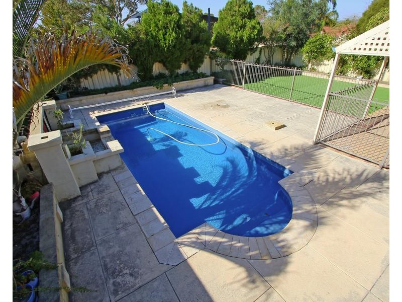 21 Brushbox Way, Huntingdale WA 6110