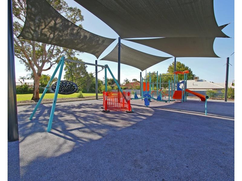 21 Brushbox Way, Huntingdale WA 6110