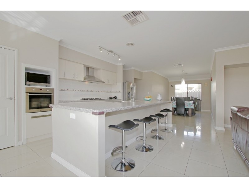 32 Shelduck Bend, Harrisdale WA 6112