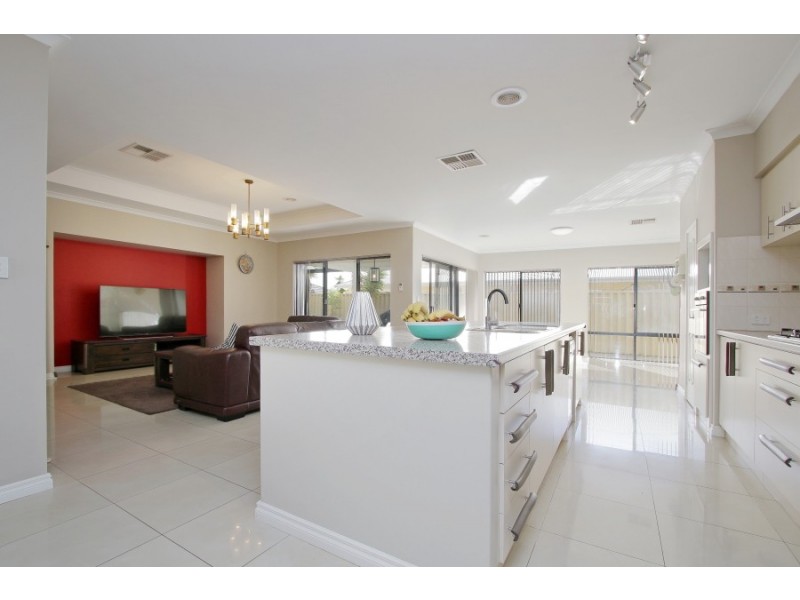 32 Shelduck Bend, Harrisdale WA 6112