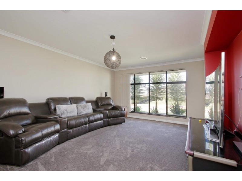 32 Shelduck Bend, Harrisdale WA 6112