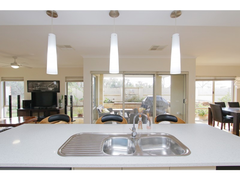 17 Brunonia Terrace, Harrisdale WA 6112