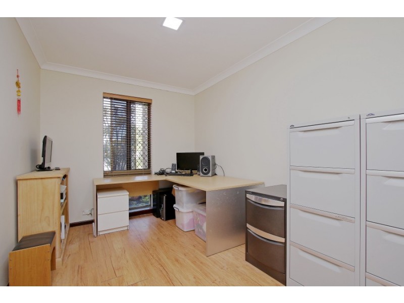 24 Merino Court, Thornlie WA 6108