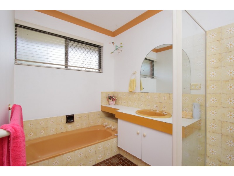 24 Merino Court, Thornlie WA 6108