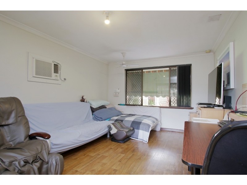 24 Merino Court, Thornlie WA 6108