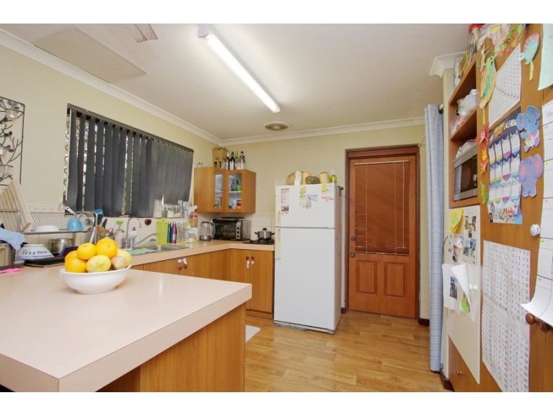 24 Merino Court, Thornlie WA 6108