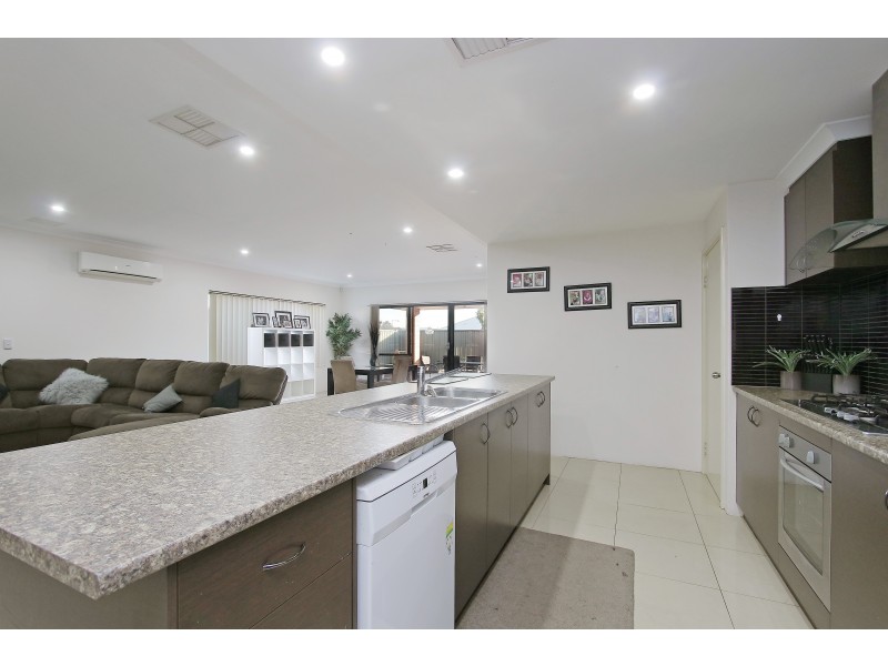 31 Whitehorse Drive, Harrisdale WA 6112