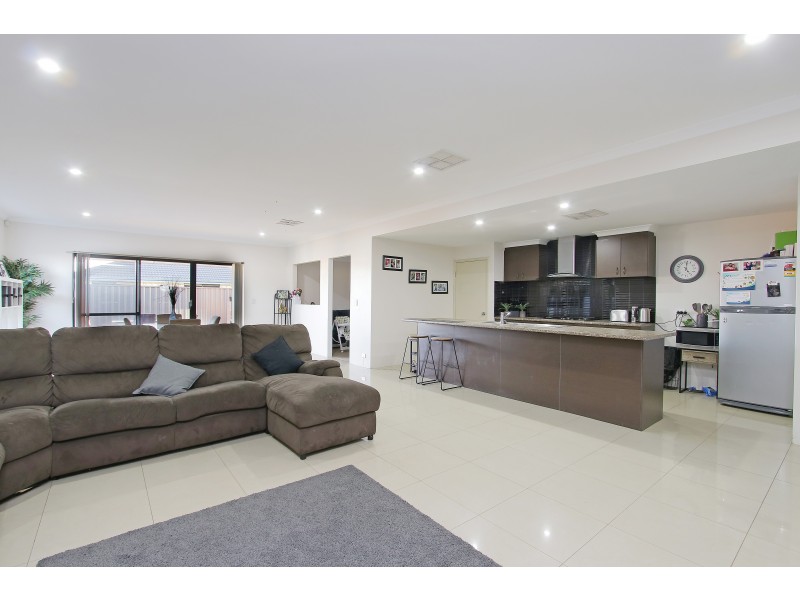 31 Whitehorse Drive, Harrisdale WA 6112