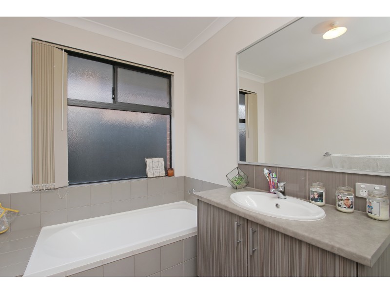 31 Whitehorse Drive, Harrisdale WA 6112