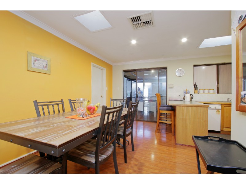 4 Clowes Court, Thornlie WA 6108