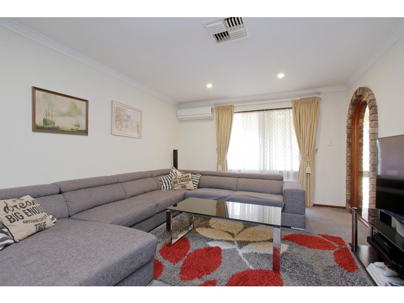 4 Clowes Court, Thornlie WA 6108