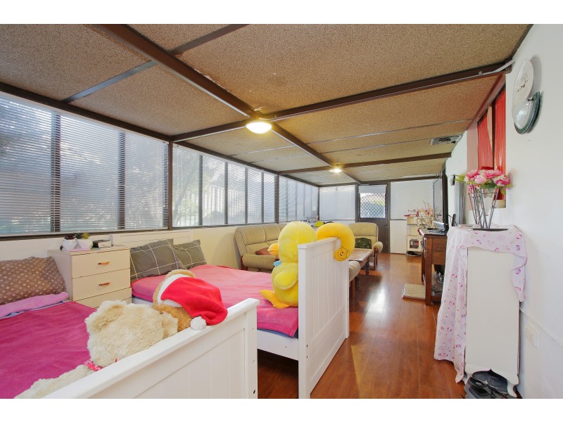 4 Clowes Court, Thornlie WA 6108