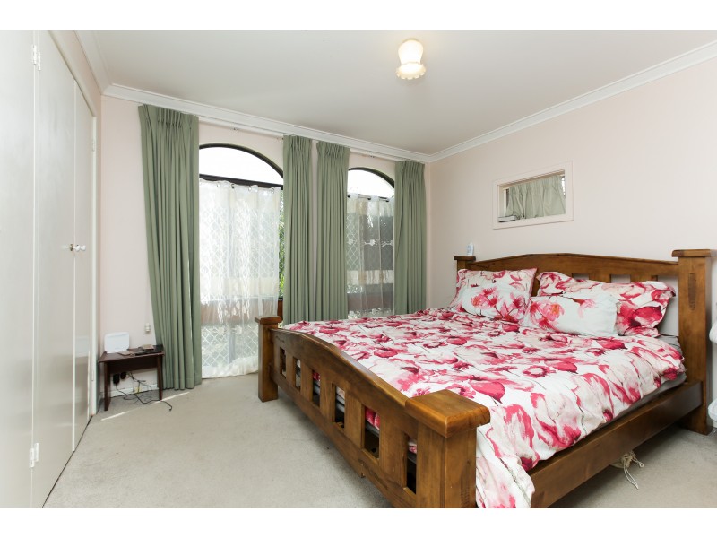 4 Clowes Court, Thornlie WA 6108