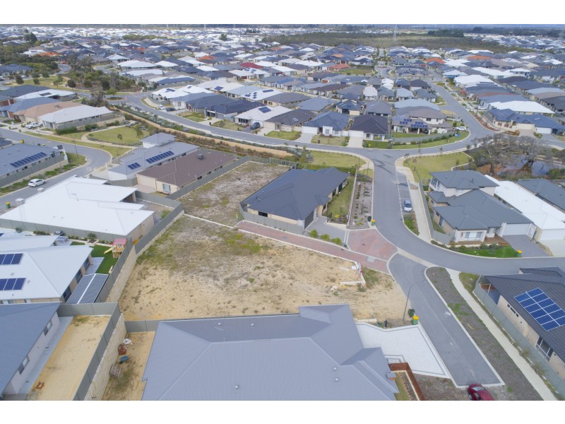 9 Worcester Bend, Piara Waters WA 6112