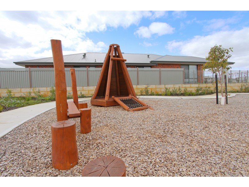 9 Worcester Bend, Piara Waters WA 6112