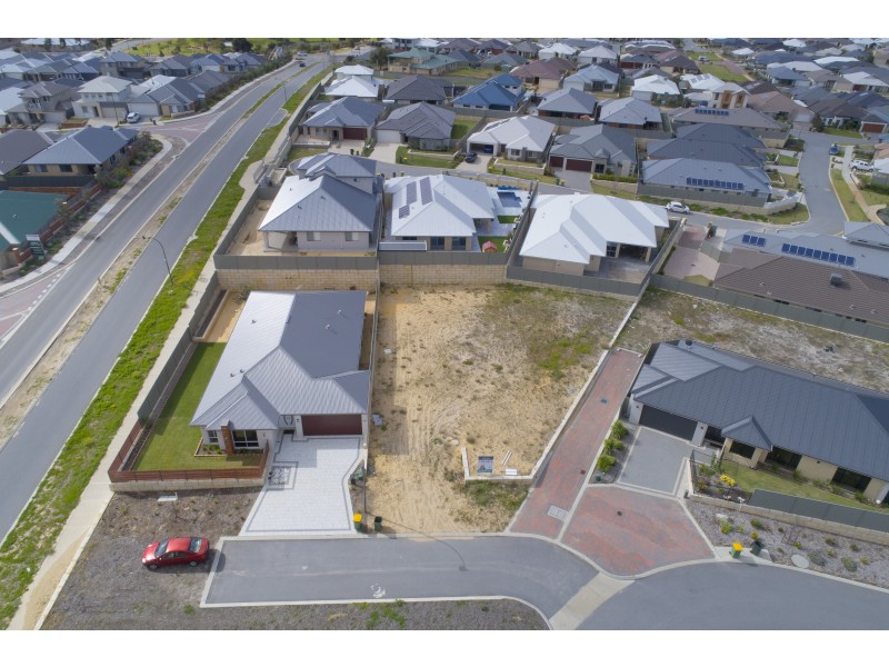 9 Worcester Bend, Piara Waters WA 6112