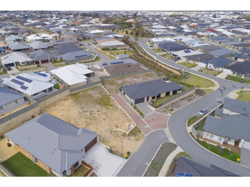 9 Worcester Bend, Piara Waters WA 6112