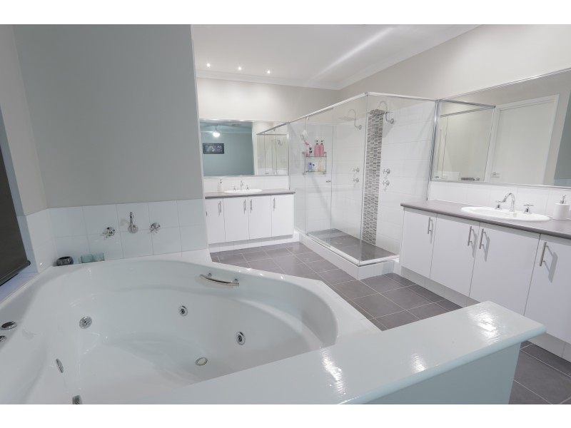 20 Falkner Road, Harrisdale WA 6112