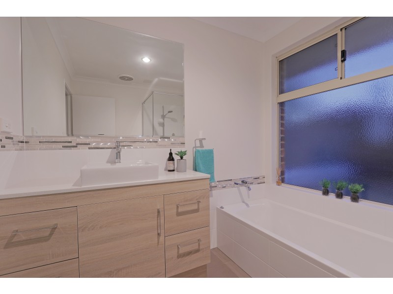 42 Bremner Circle, Canning Vale WA 6155