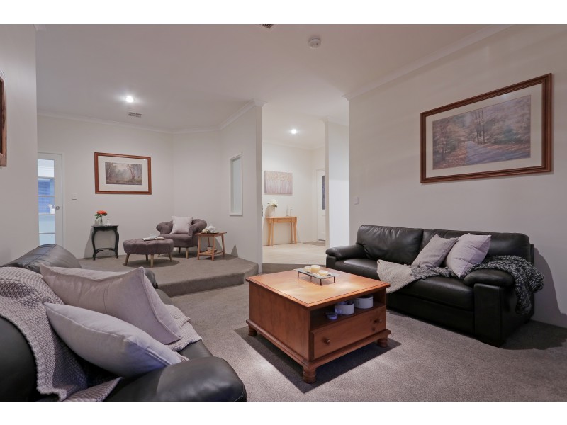 42 Bremner Circle, Canning Vale WA 6155