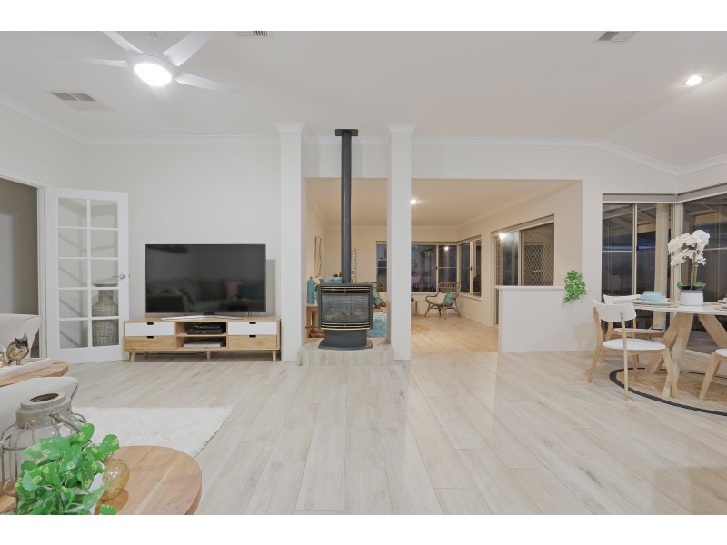 42 Bremner Circle, Canning Vale WA 6155