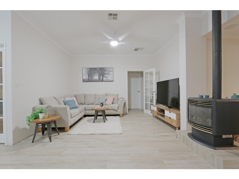 42 Bremner Circle, Canning Vale WA 6155
