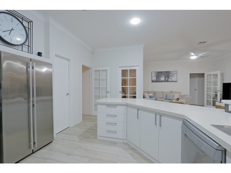 42 Bremner Circle, Canning Vale WA 6155