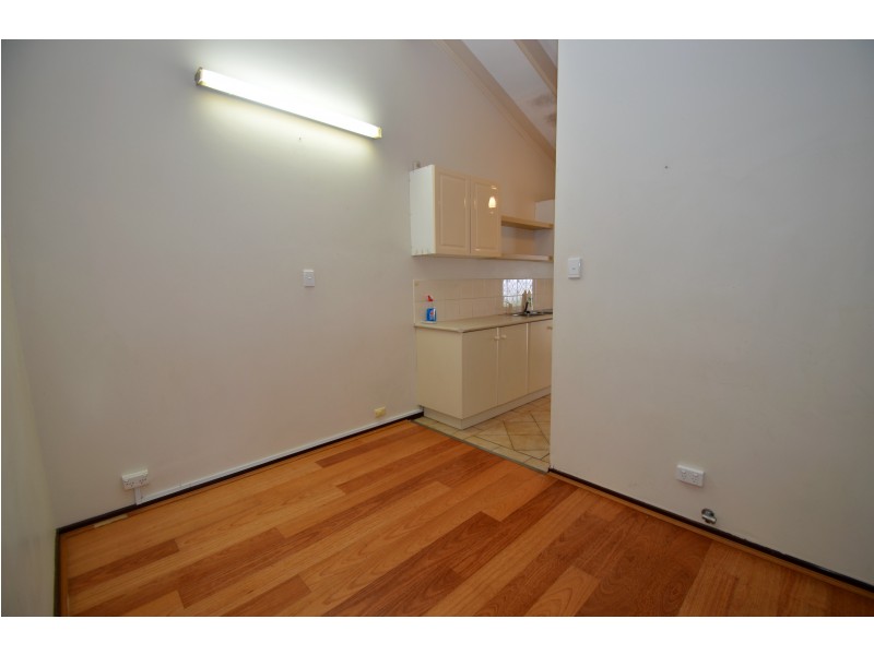 10/7 Menzies Place, Thornlie WA 6108