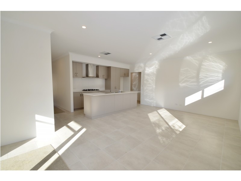 B/127 Thomas Street, East Cannington WA 6107