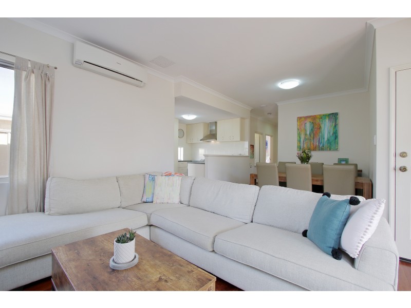 2/194 Boardman Road, Canning Vale WA 6155