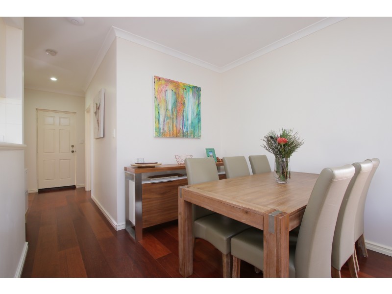 2/194 Boardman Road, Canning Vale WA 6155