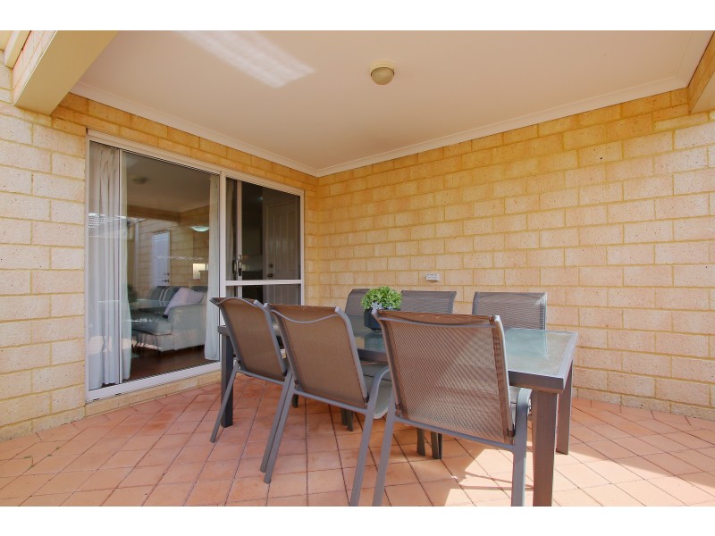 2/194 Boardman Road, Canning Vale WA 6155