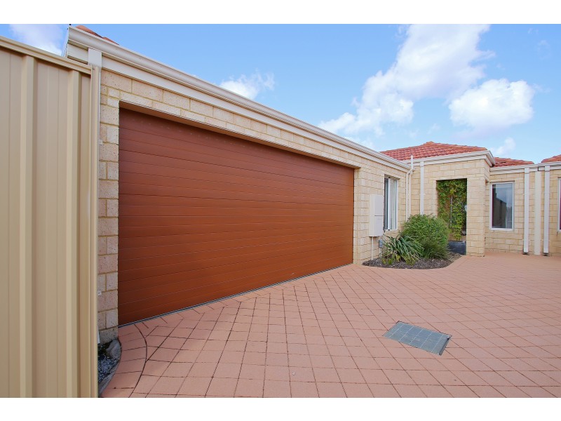 2/194 Boardman Road, Canning Vale WA 6155