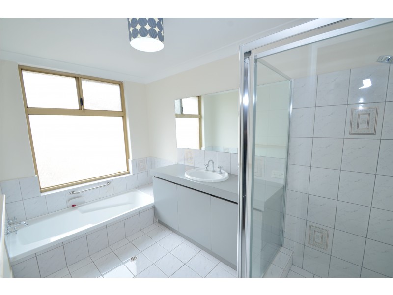 36 Pioneer Drive, Thornlie WA 6108