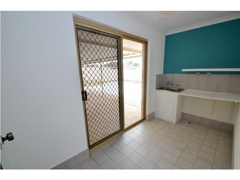 36 Pioneer Drive, Thornlie WA 6108