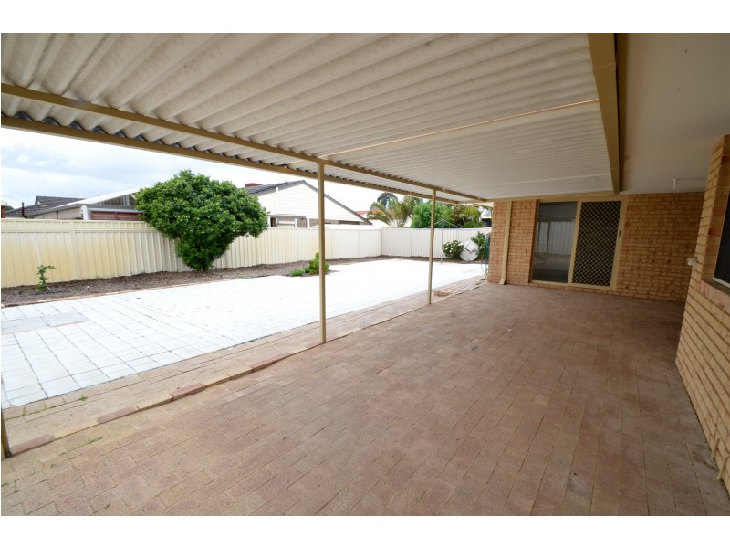 36 Pioneer Drive, Thornlie WA 6108