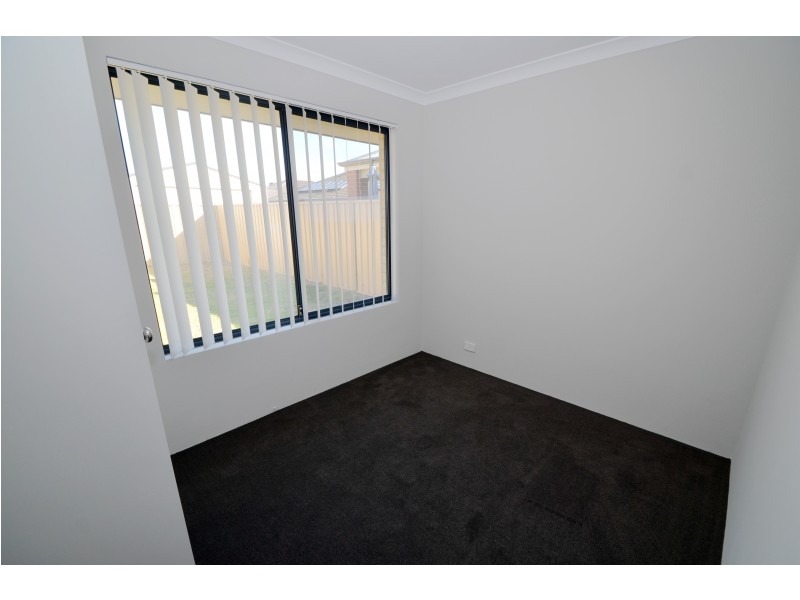 55 Southampton Drive, Piara Waters WA 6112