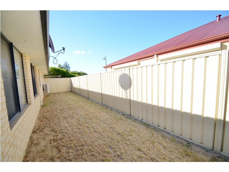 55 Southampton Drive, Piara Waters WA 6112