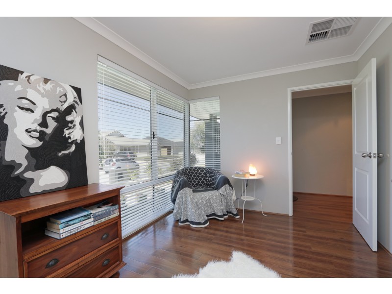 44 Bordeaux Parade, Piara Waters WA 6112