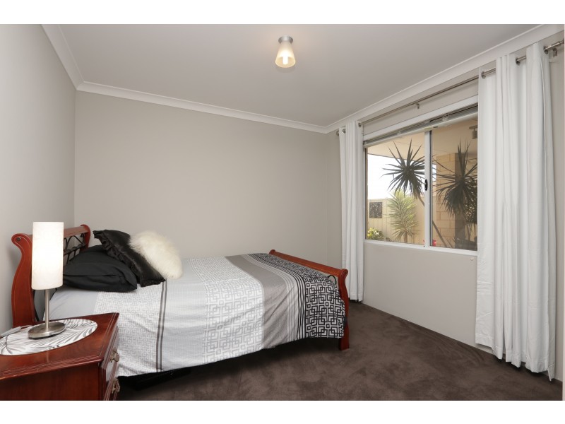 44 Bordeaux Parade, Piara Waters WA 6112