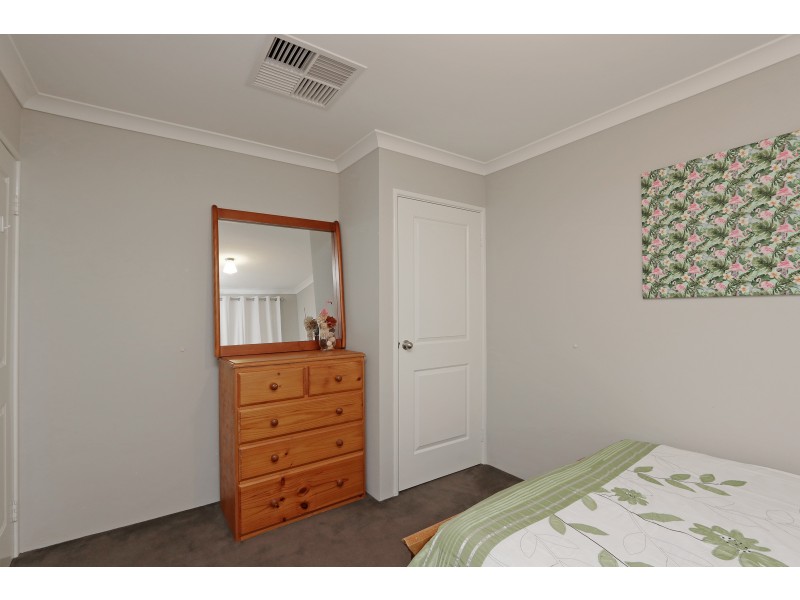 44 Bordeaux Parade, Piara Waters WA 6112