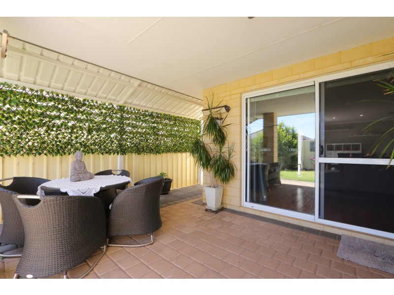 44 Bordeaux Parade, Piara Waters WA 6112