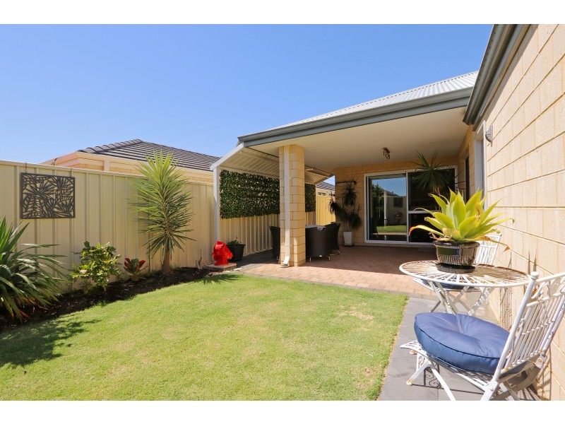 44 Bordeaux Parade, Piara Waters WA 6112