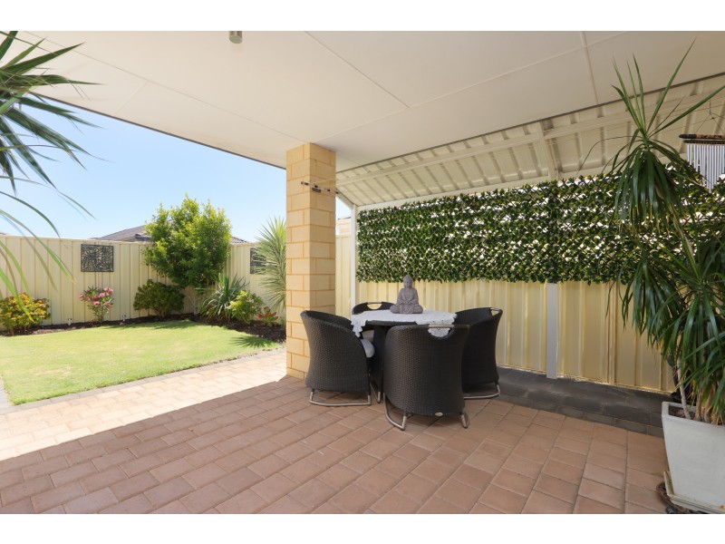 44 Bordeaux Parade, Piara Waters WA 6112