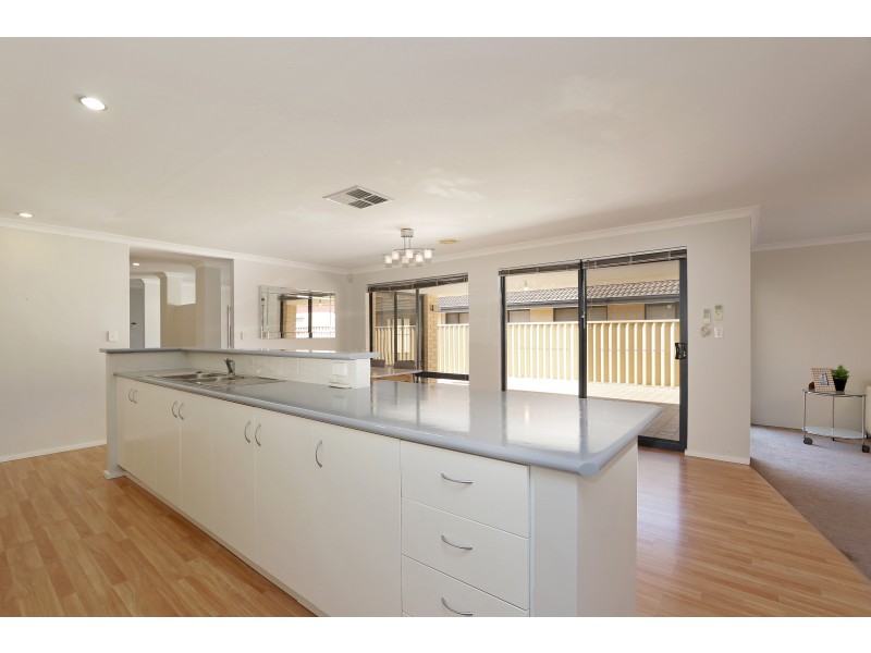 20 Greenshank Road, Harrisdale WA 6112