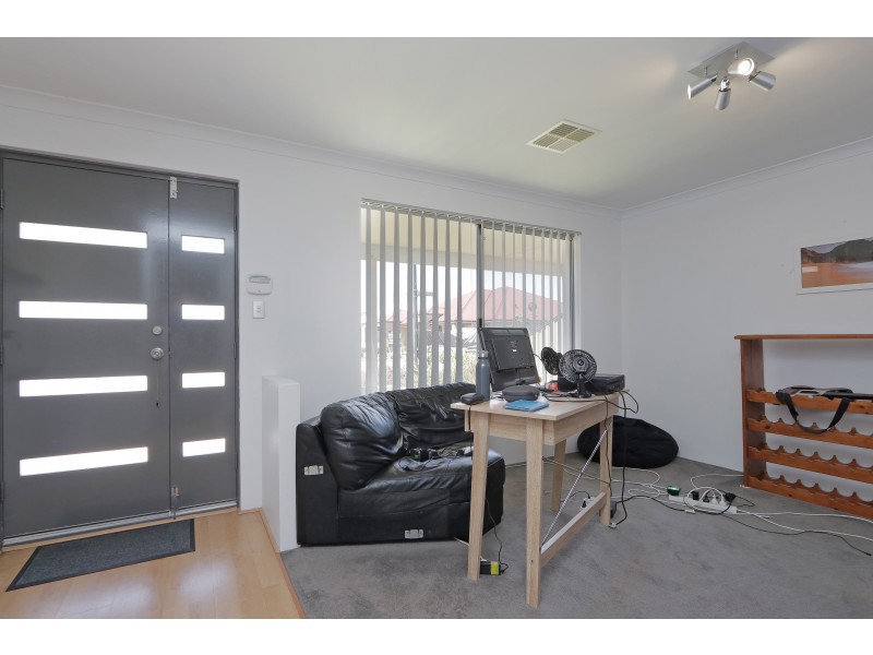 14 Padua Road, Piara Waters WA 6112