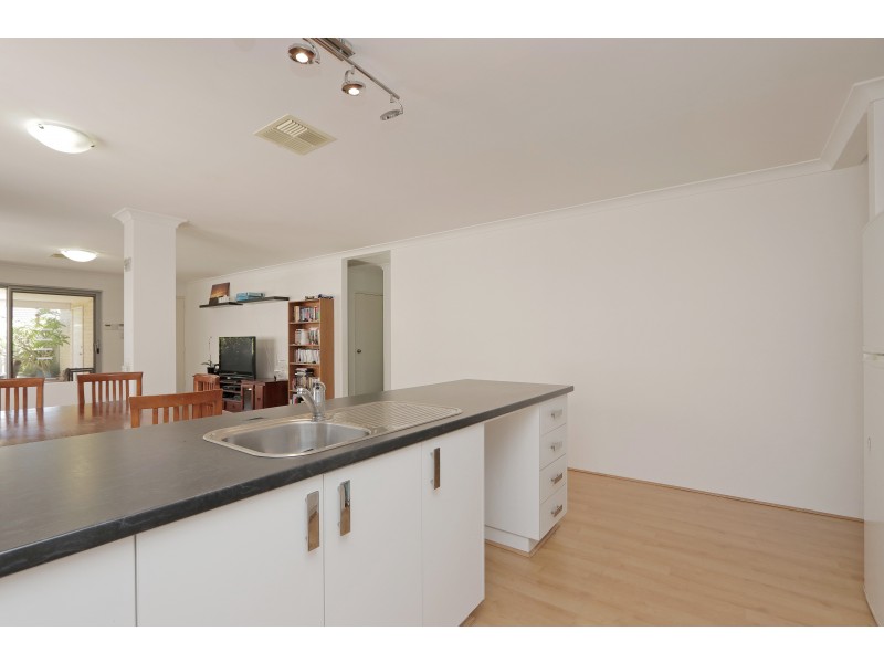 14 Padua Road, Piara Waters WA 6112