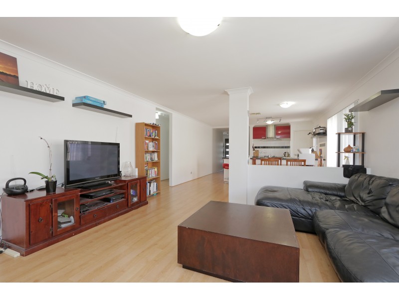 14 Padua Road, Piara Waters WA 6112